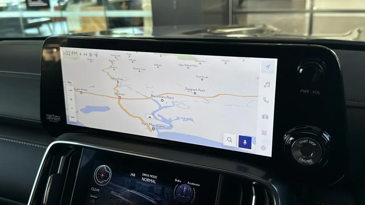 2025 Lexus LX500d Gallery Image 13