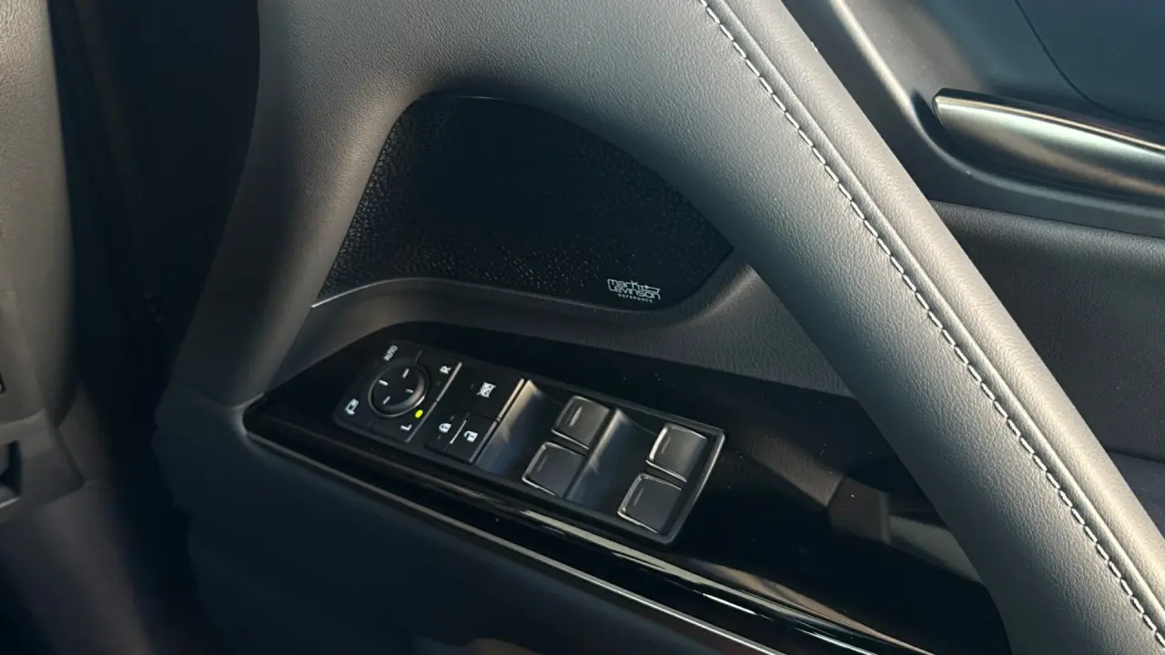 2025 Lexus LX500d Gallery Image 19