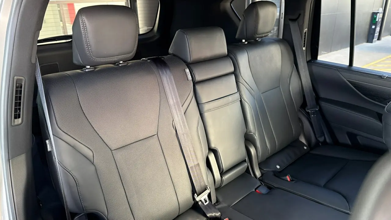 2025 Lexus LX500d Gallery Image 7