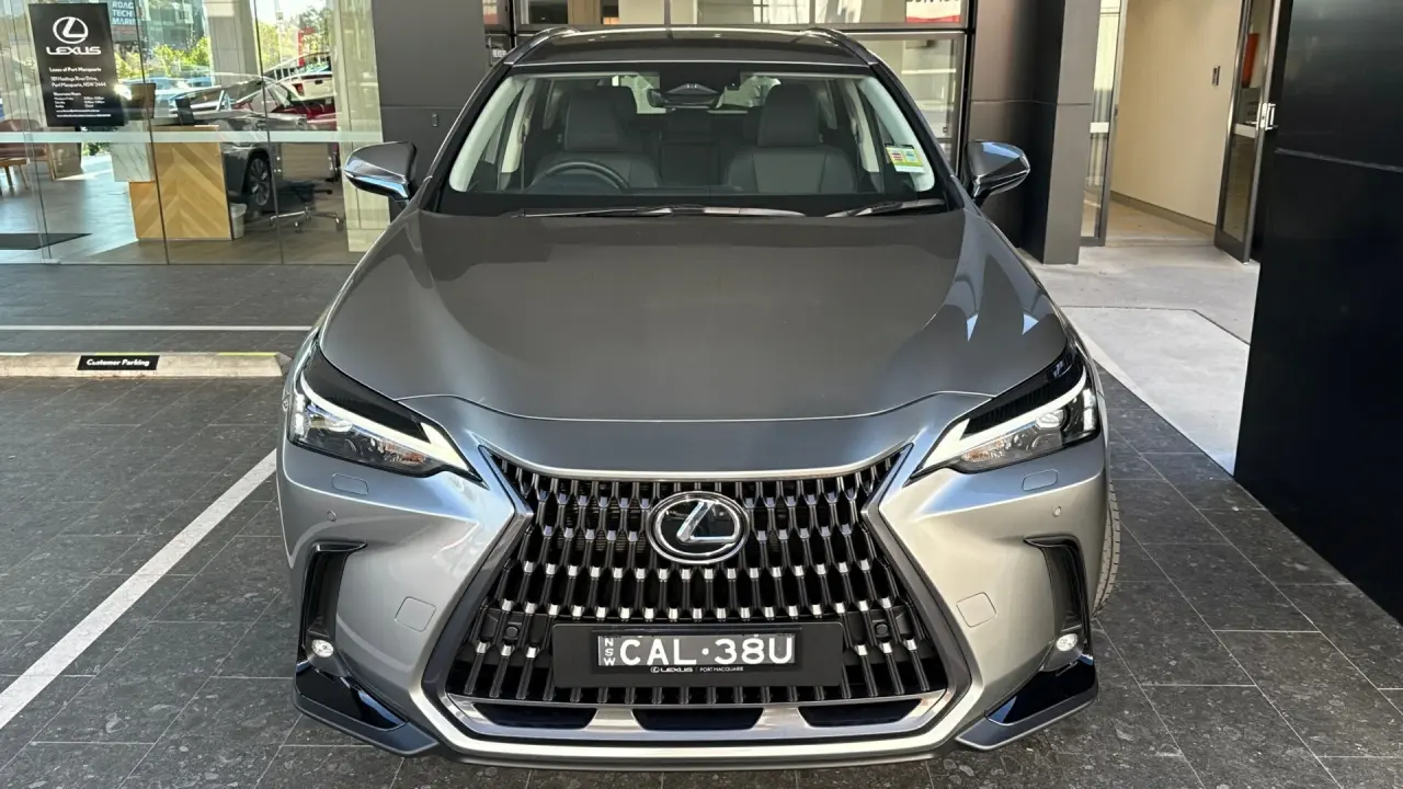 2026 Lexus NX350H Gallery Image 2