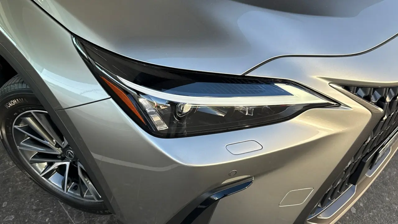 2026 Lexus NX350H Gallery Image 3