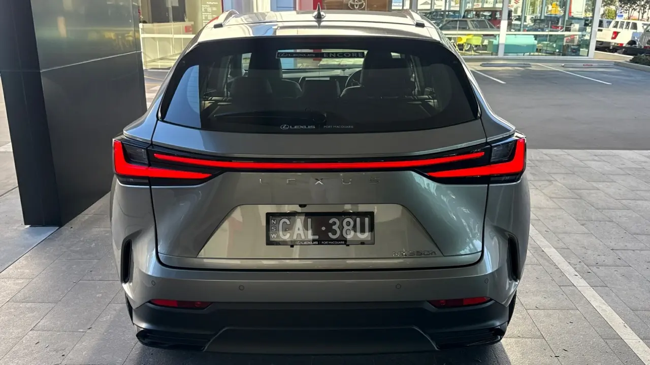 2026 Lexus NX350H Gallery Image 6