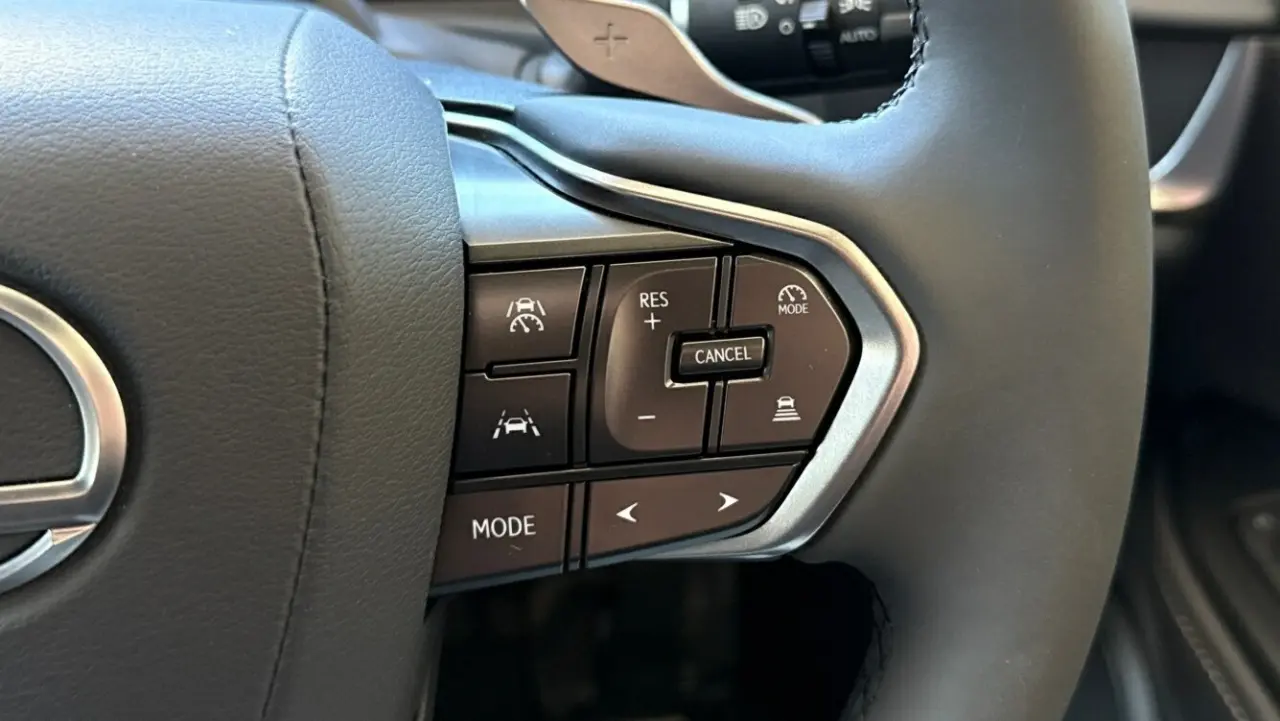 2026 Lexus RZ500e Gallery Image 12