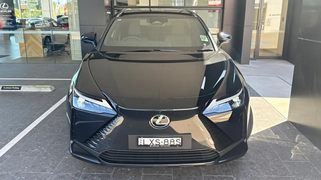 2026 Lexus RZ500e Gallery Image 2