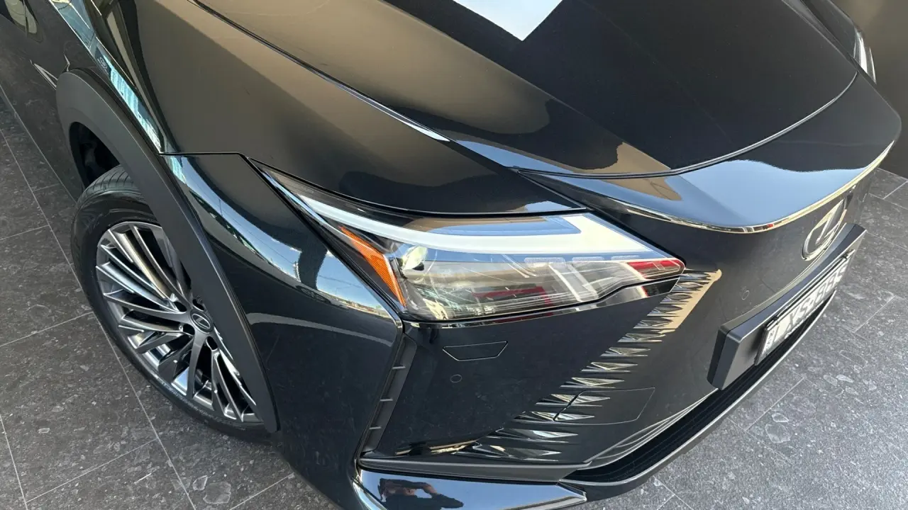 2026 Lexus RZ500e Gallery Image 3