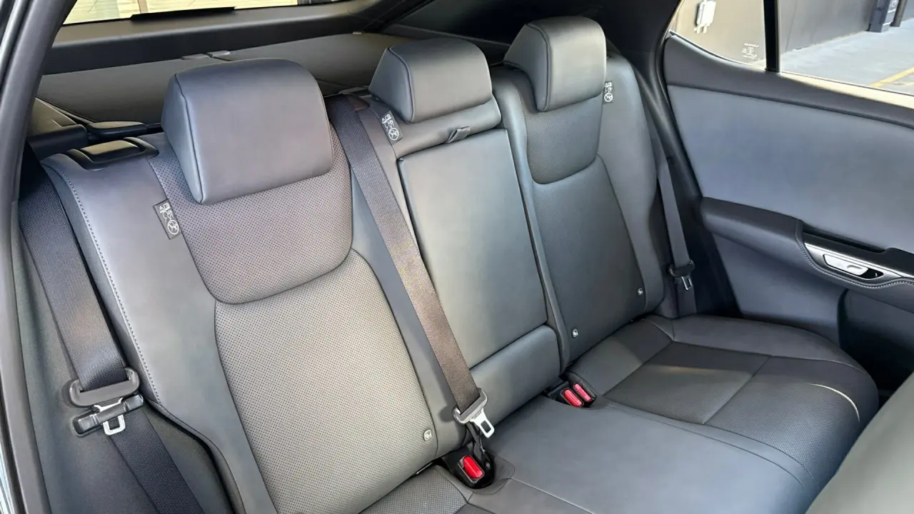2026 Lexus RZ500e Gallery Image 8