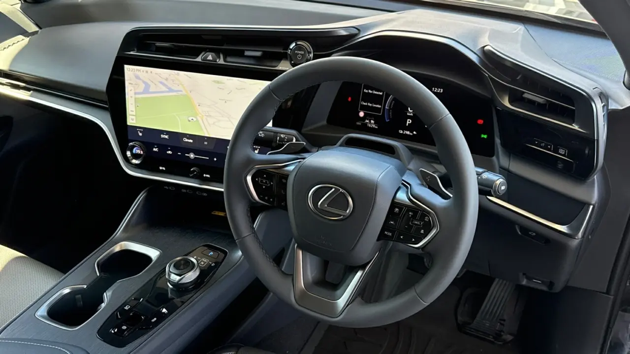 2026 Lexus RZ500e Gallery Image 9