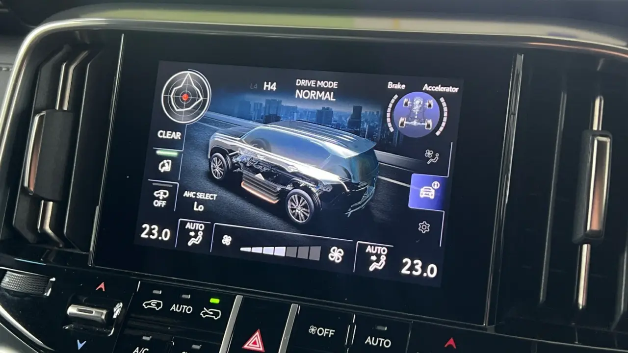 2021 Lexus LX500d Image 21