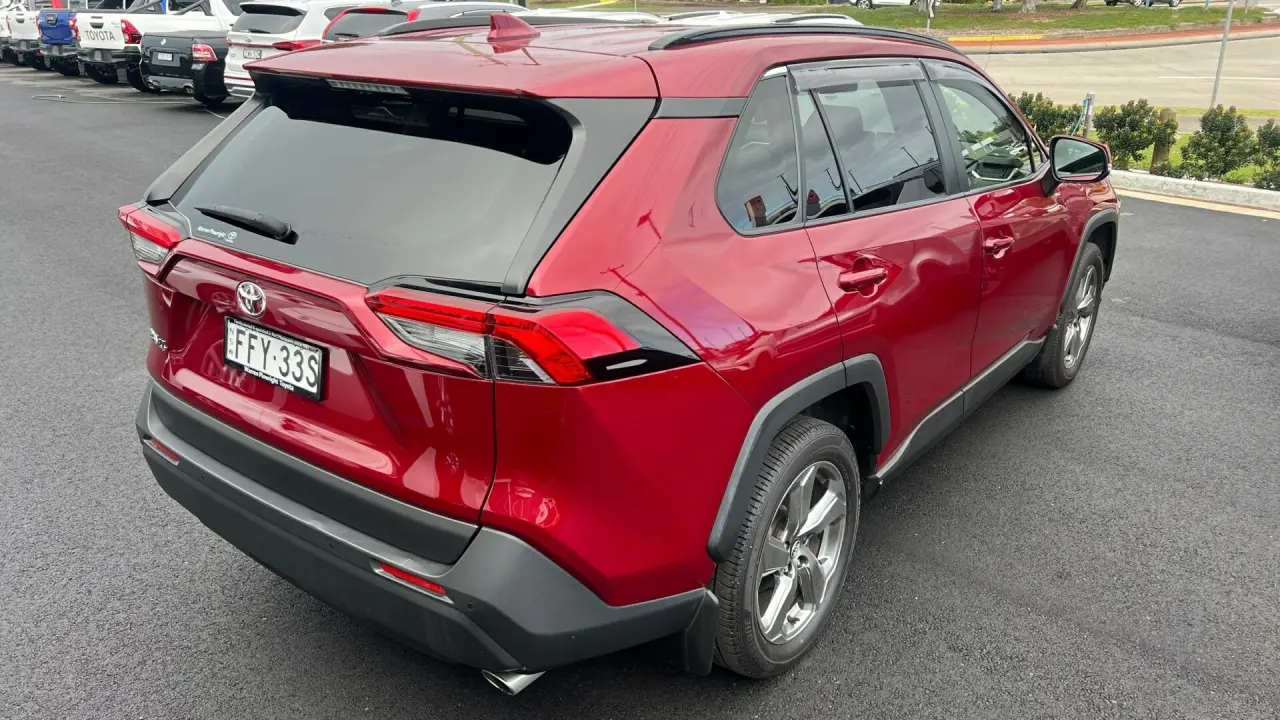 2019 Toyota RAV4 Image 4