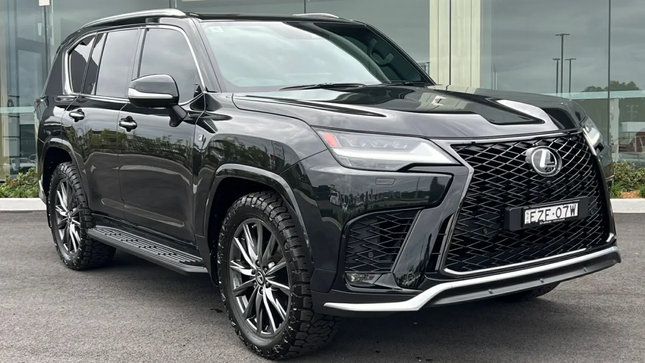 2023 Lexus LX500d Image 1