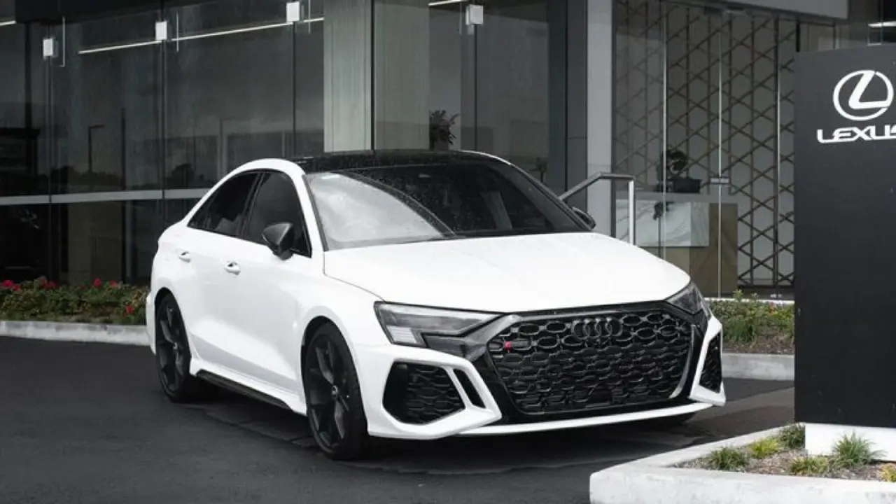 2023 AUDI RS 3 Image 18