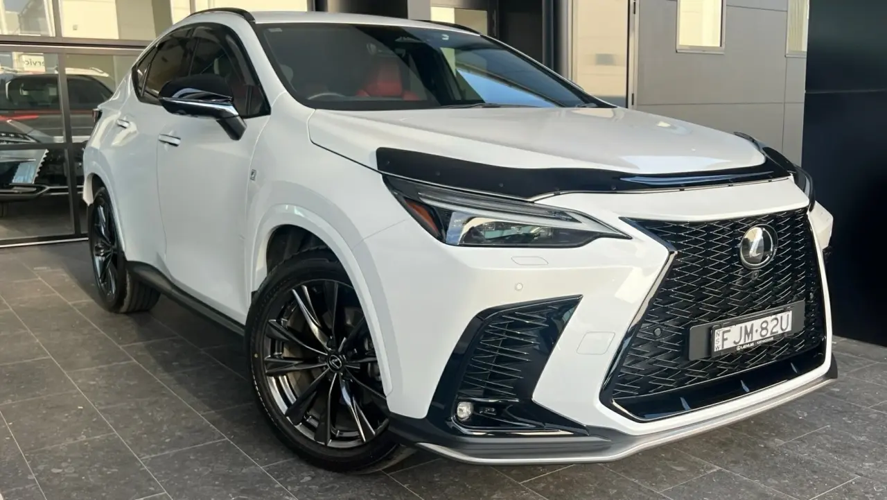 2023 Lexus NX350H Image 1