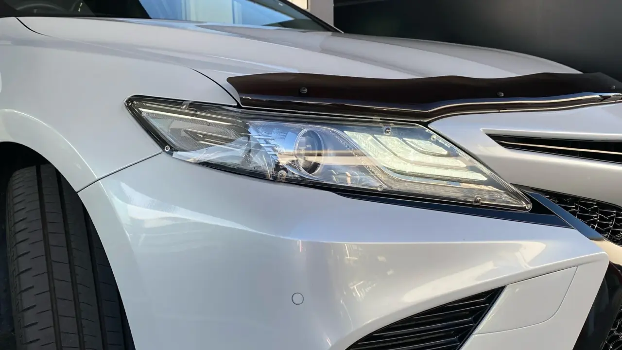 2018 Toyota Camry Hybrid Image 3