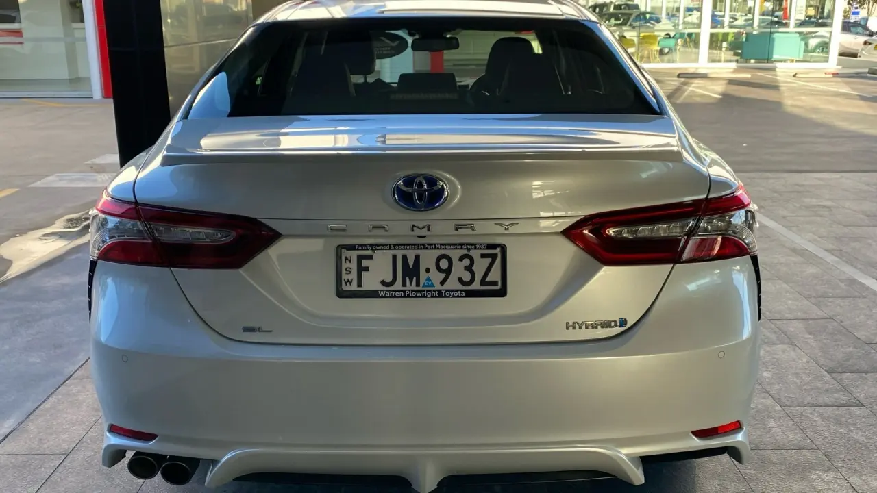 2018 Toyota Camry Hybrid Image 4