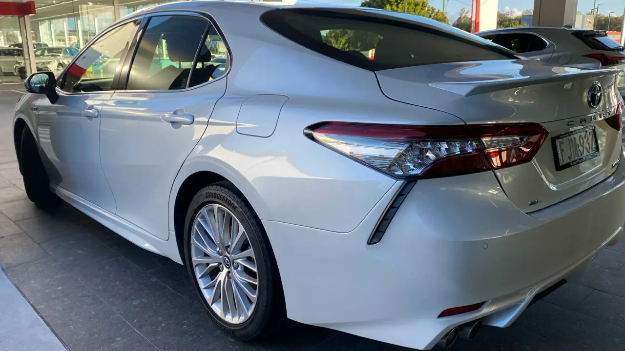 2018 Toyota Camry Hybrid Image 7