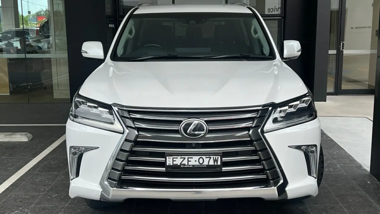 2020 Lexus LX450D Image 2