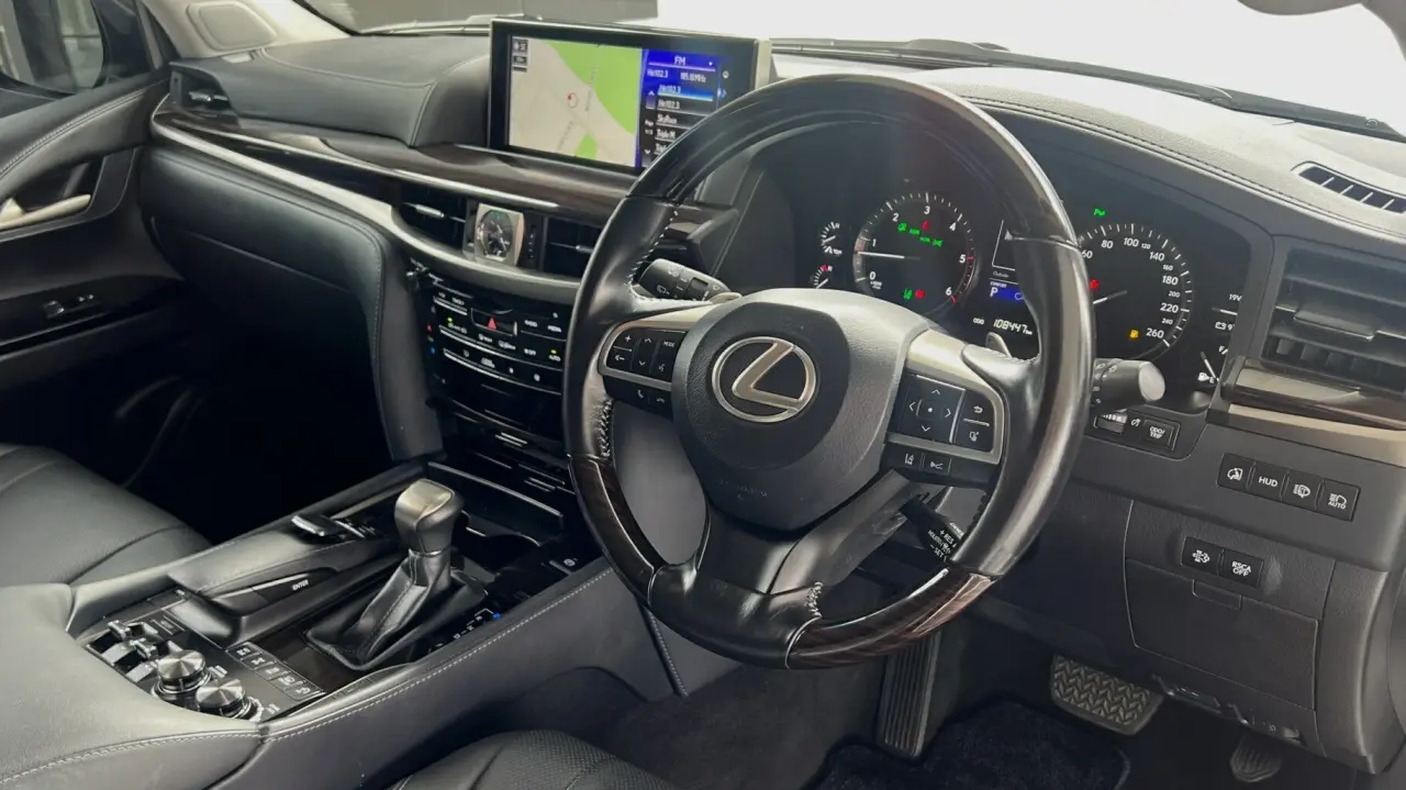 2020 Lexus LX450D Image 9