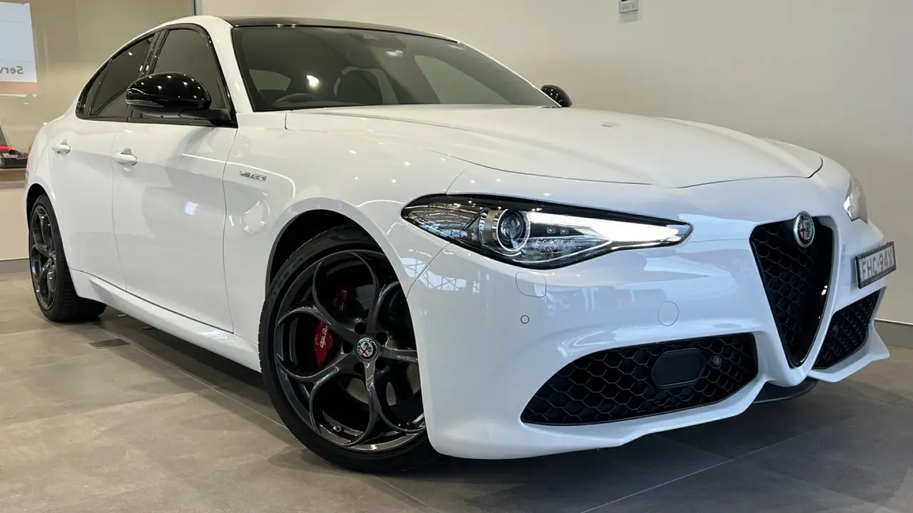 2021 ALFA ROMEO GIULIA Image 1