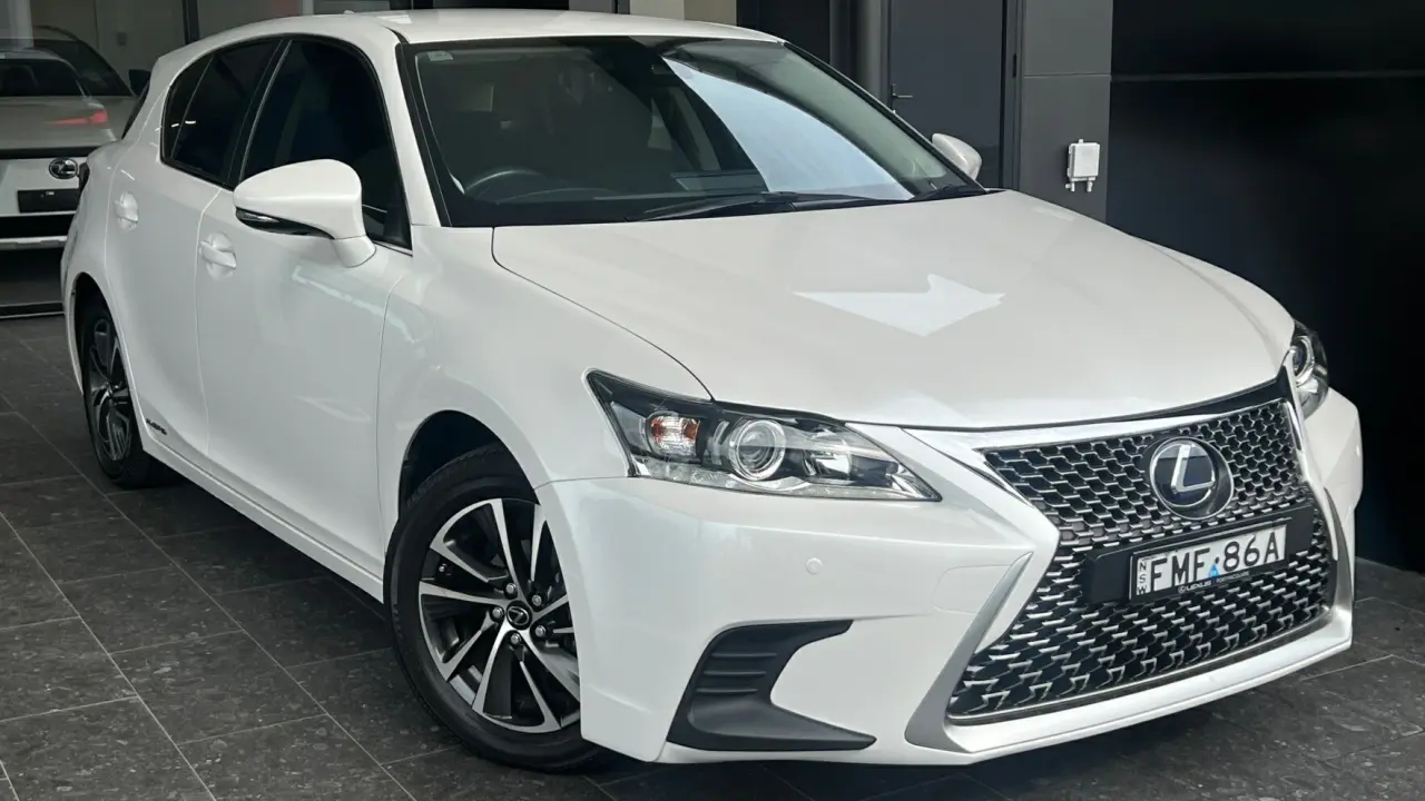 2018 Lexus CT200H Image 1