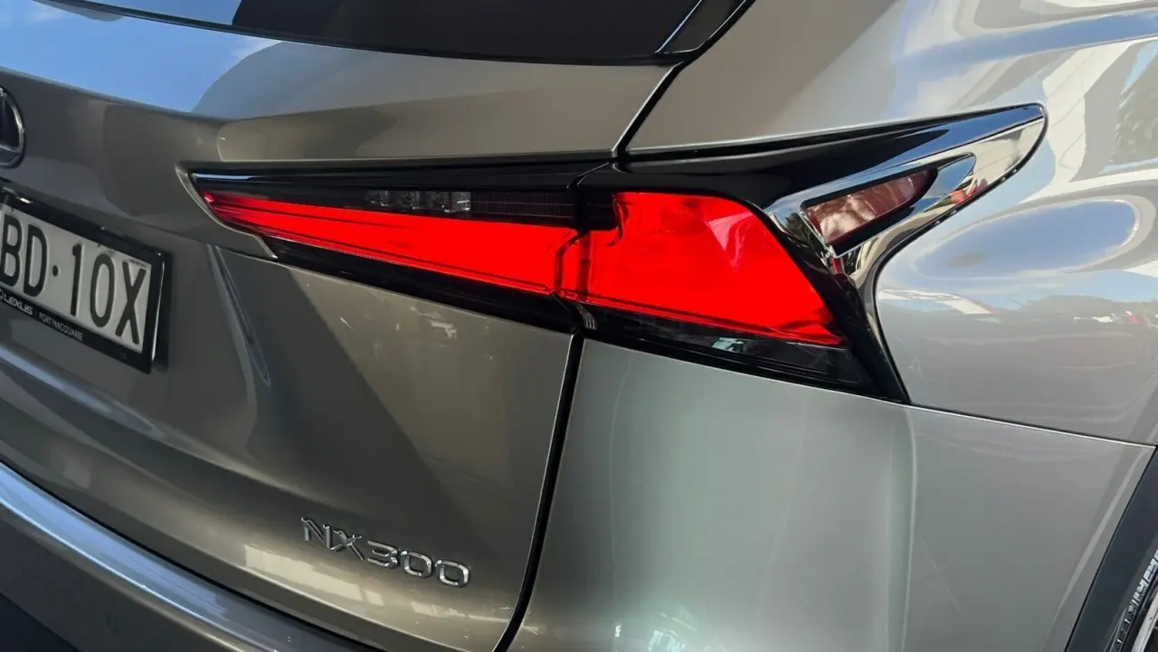 2018 Lexus Nx300 Gallery Image 4