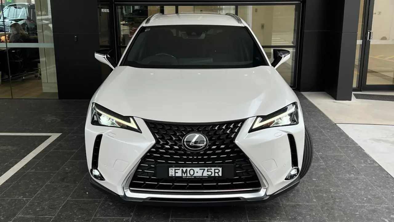 2020 Lexus Ux200 Gallery Image 2