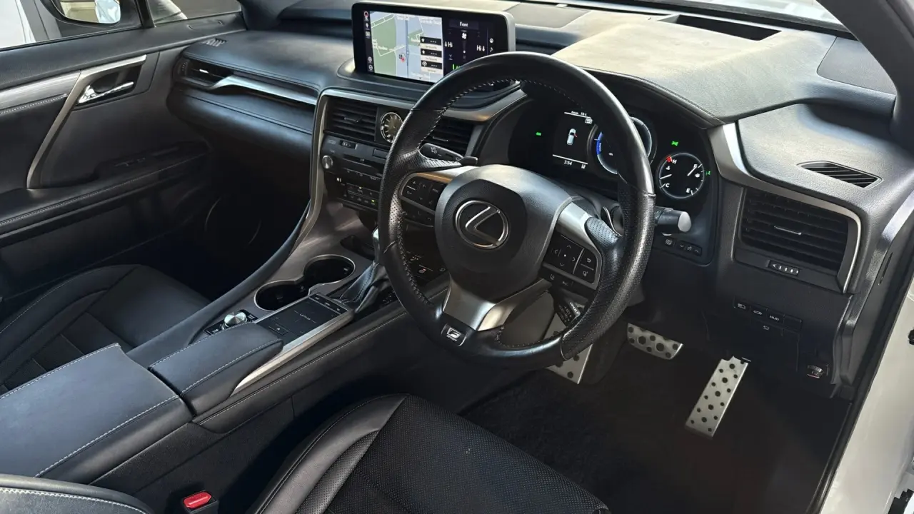 2020 Lexus RX450h Gallery Image 10