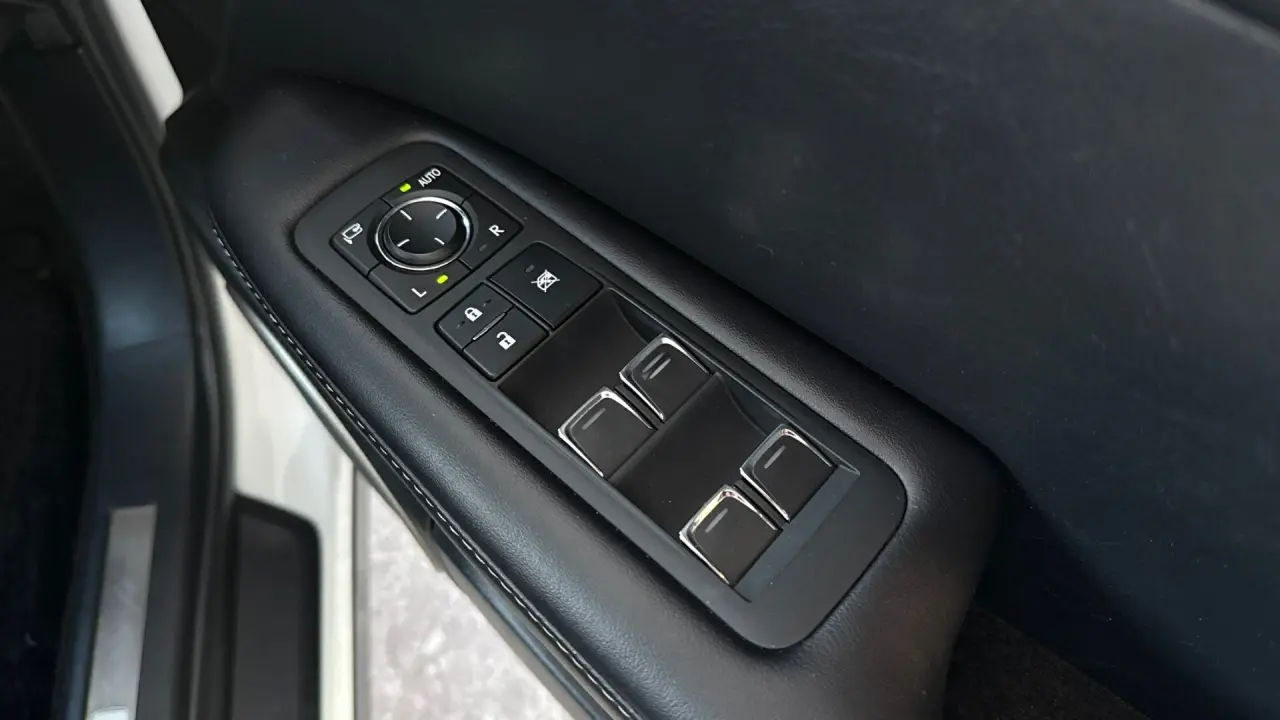 2020 Lexus RX450h Gallery Image 21
