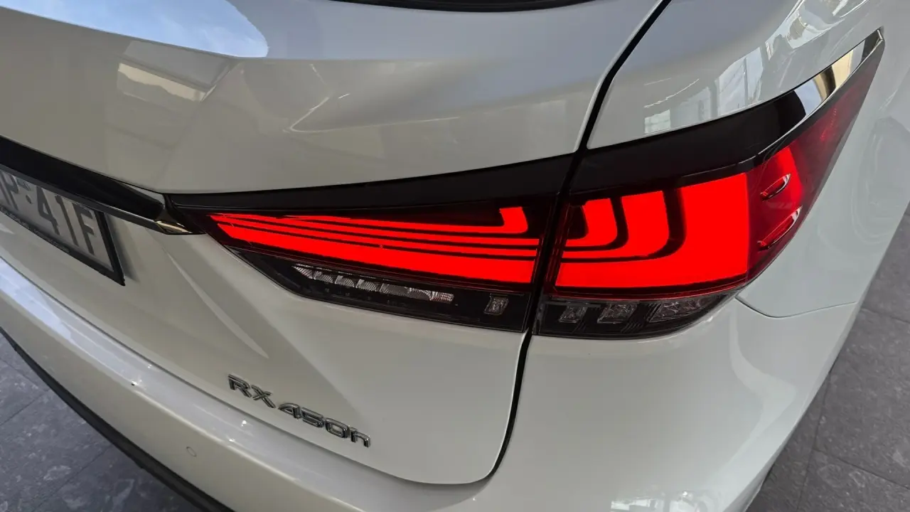 2020 Lexus RX450h Gallery Image 6