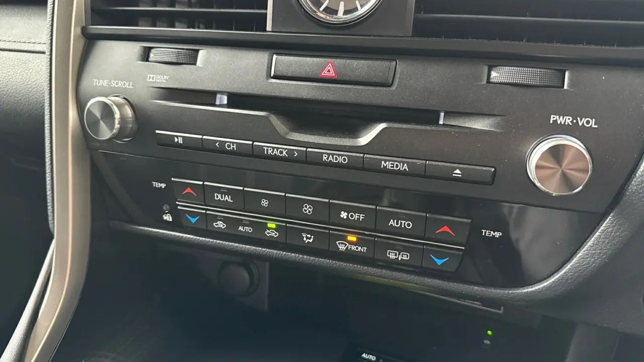 2019 Lexus RX450h Gallery Image 17