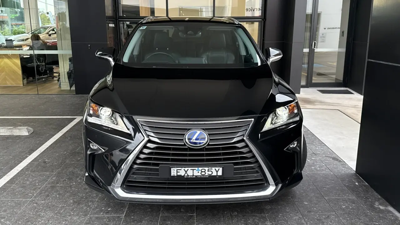 2019 Lexus RX450h Gallery Image 2