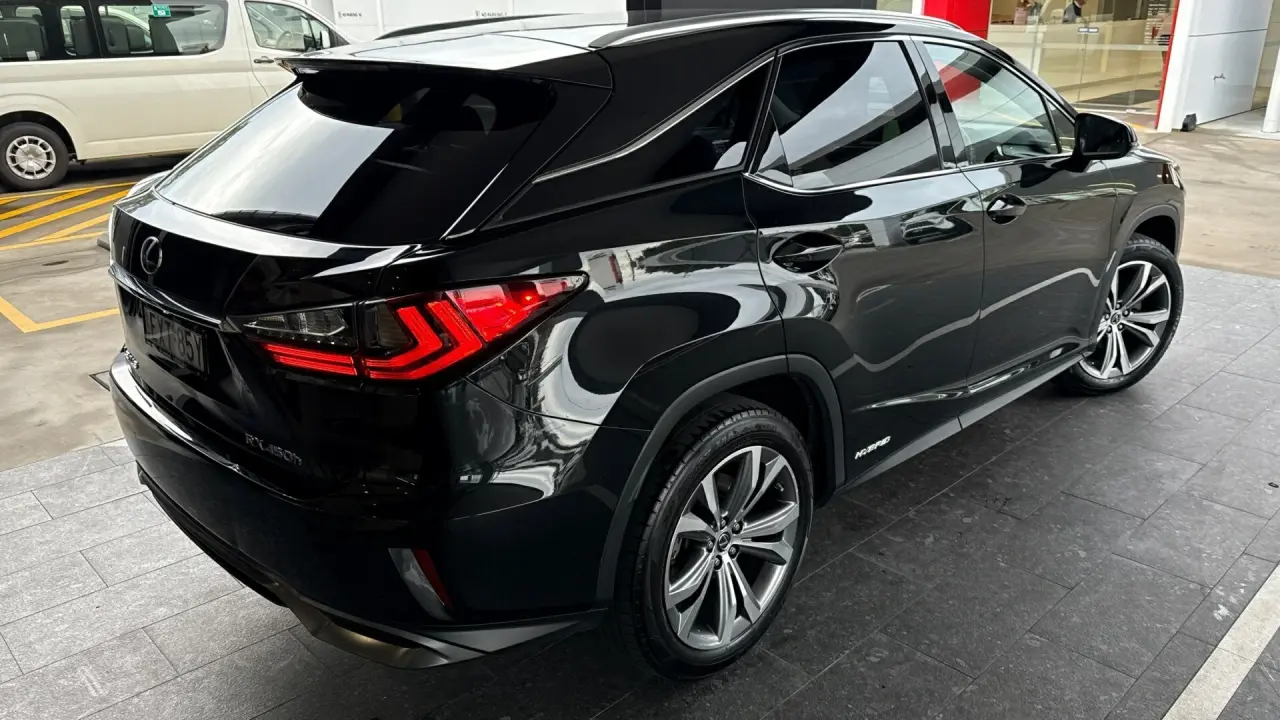 2019 Lexus RX450h Gallery Image 4