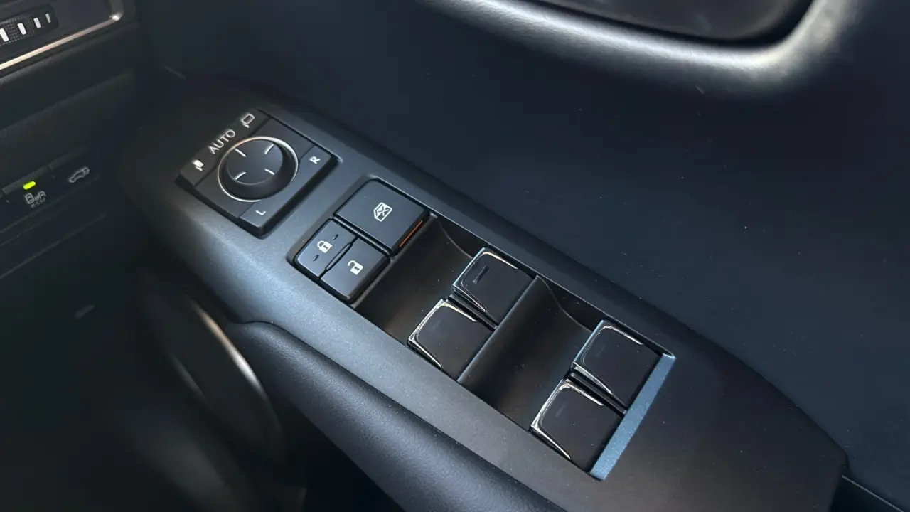 2021 Lexus NX300 Gallery Image 21