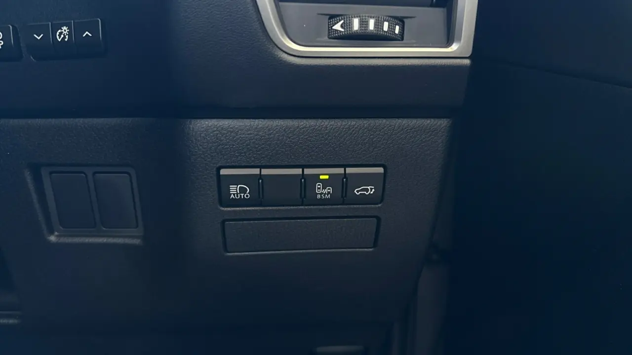 2021 Lexus NX300 Gallery Image 22