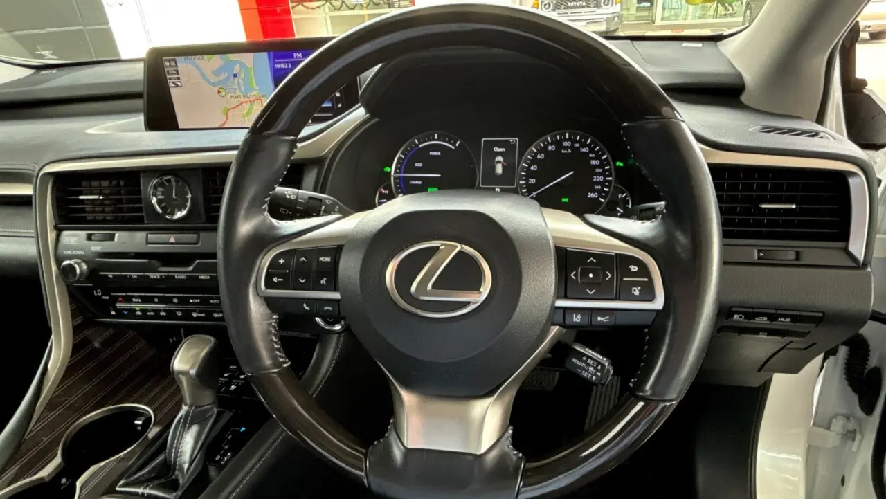 2019 Lexus RX450h Gallery Image 11