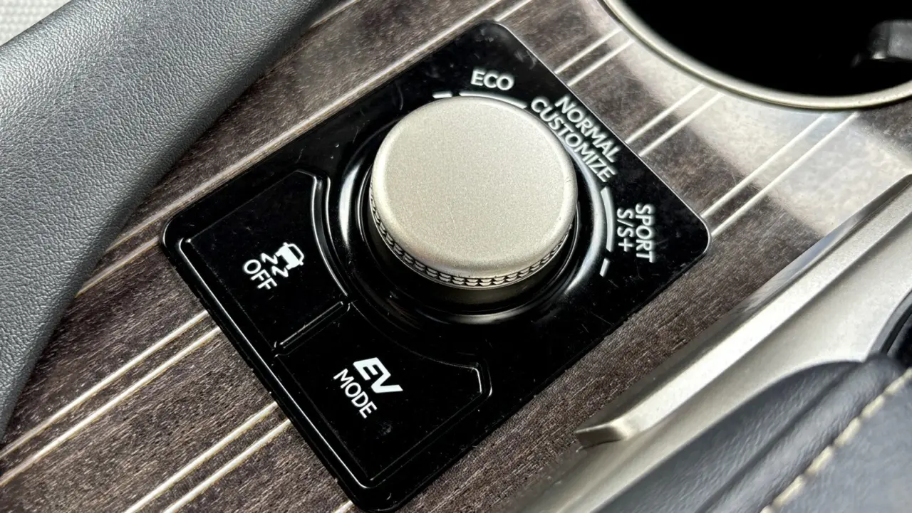 2019 Lexus RX450h Gallery Image 20