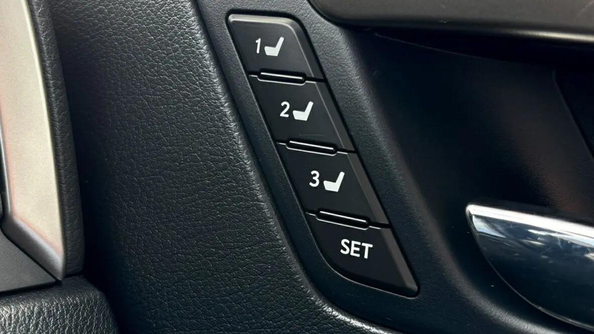 2019 Lexus RX450h Gallery Image 23