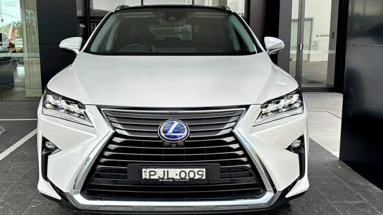 2019 Lexus RX450h Gallery Image 3