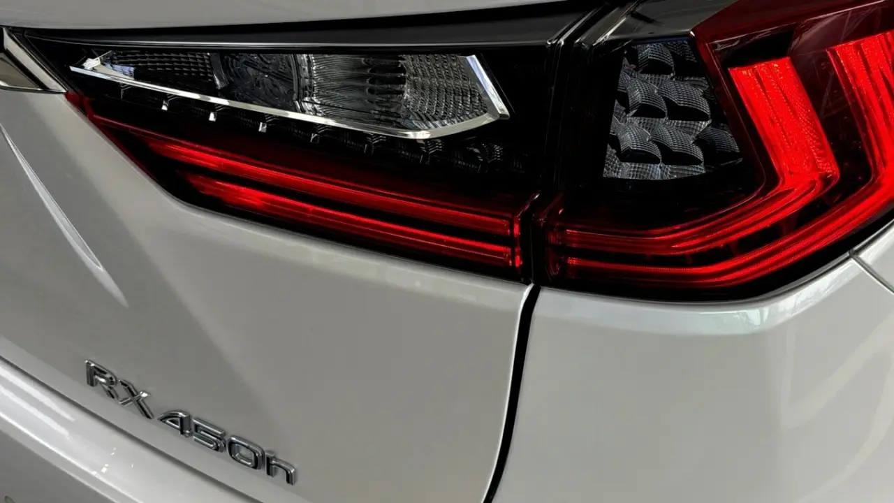 2019 Lexus RX450h Gallery Image 4