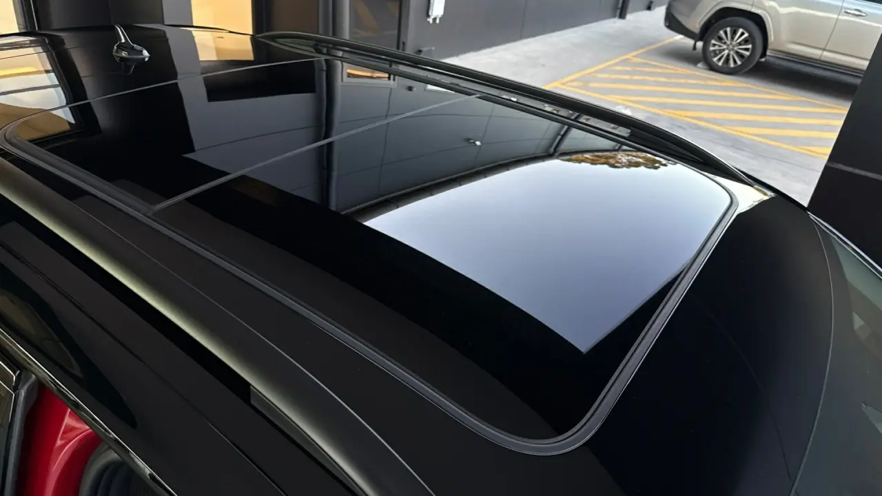 2024 VOLKSWAGEN T-ROC Gallery Image 20