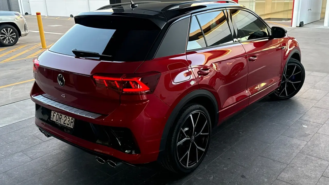 2024 VOLKSWAGEN T-ROC Gallery Image 4