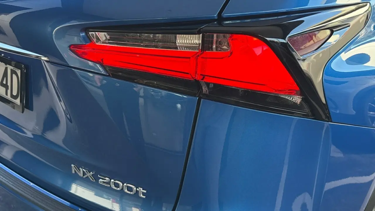 2016 Lexus NX200t Gallery Image 6