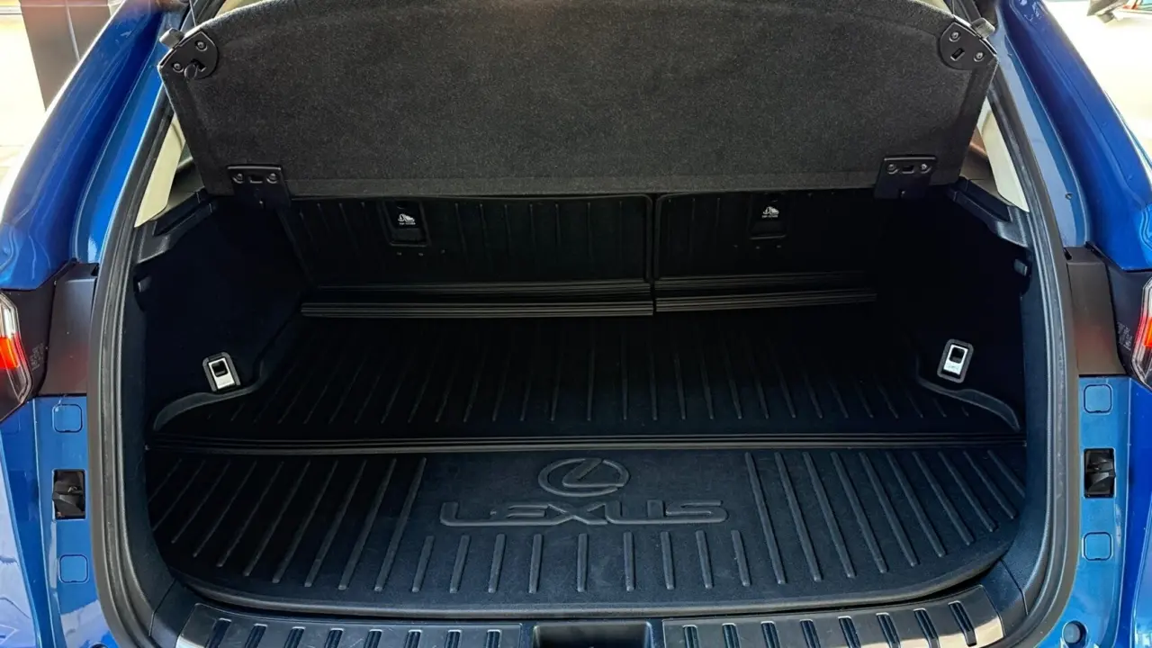 2016 Lexus NX200t Gallery Image 7
