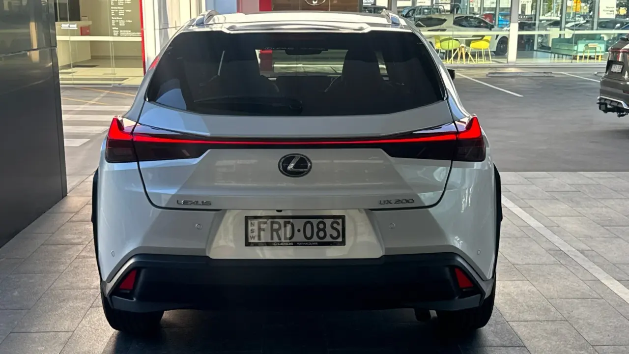 2018 Lexus UX200 Gallery Image 4