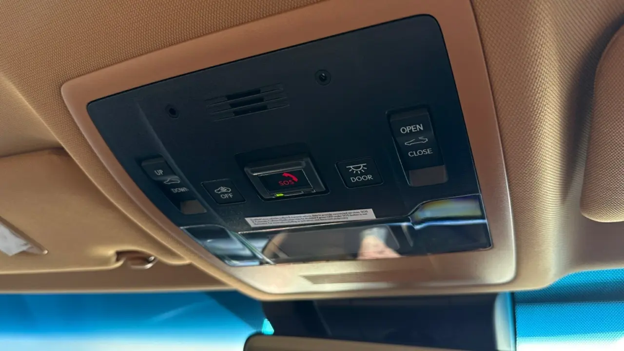 2023 Lexus ES300h Gallery Image 24