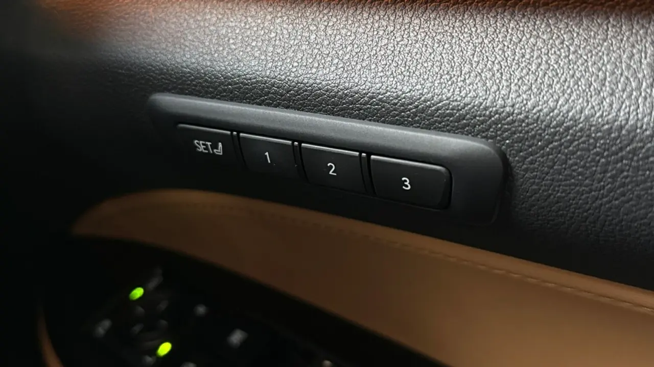 2024 Lexus NX350H Gallery Image 19
