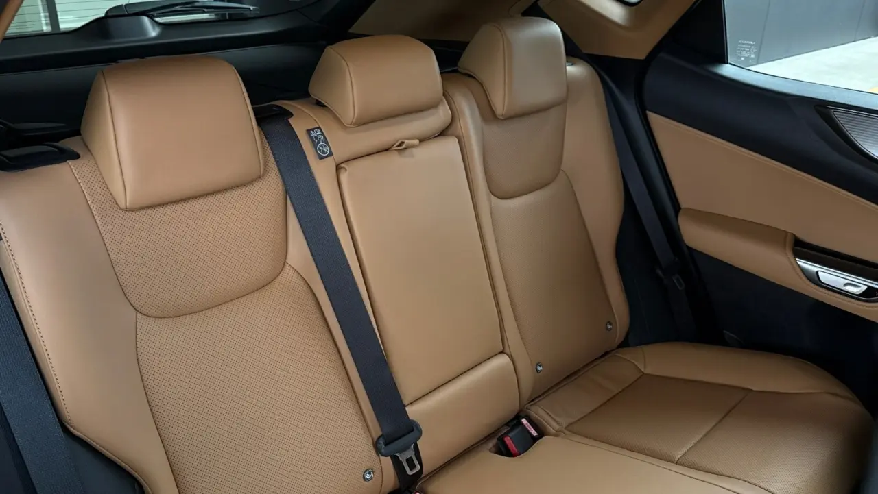 2024 Lexus NX350H Gallery Image 8