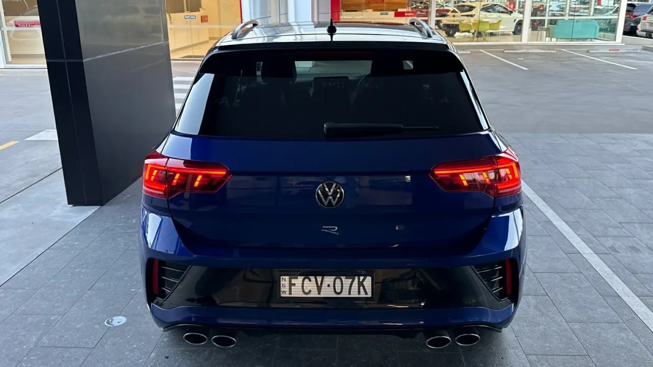 2023 VOLKSWAGEN T-ROC Gallery Image 5