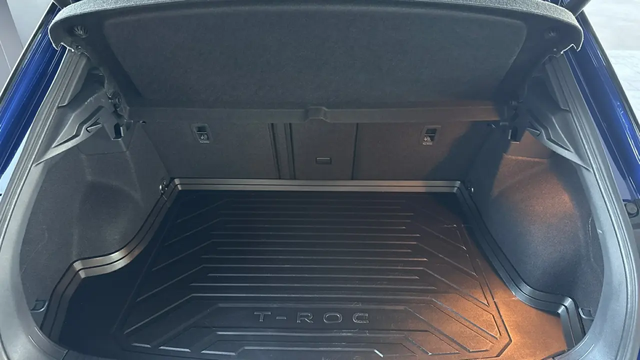 2023 VOLKSWAGEN T-ROC Gallery Image 7