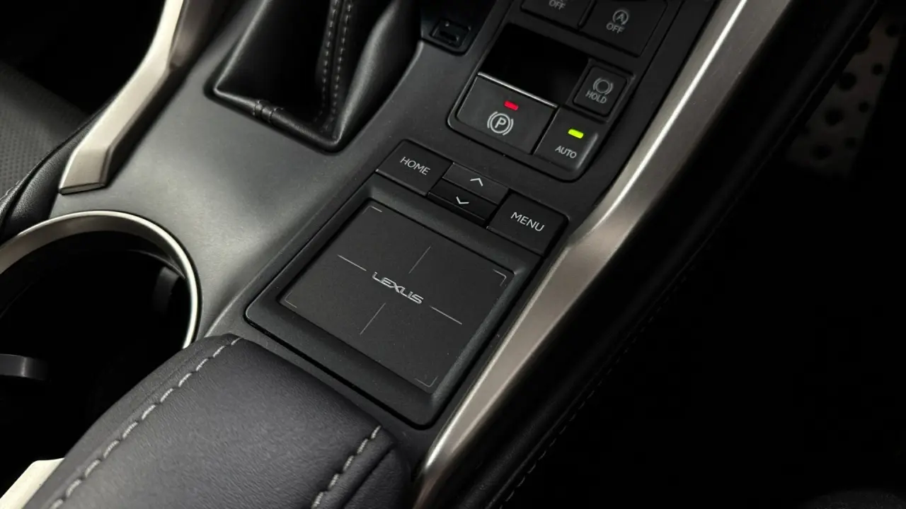 2015 Lexus NX200t Gallery Image 18