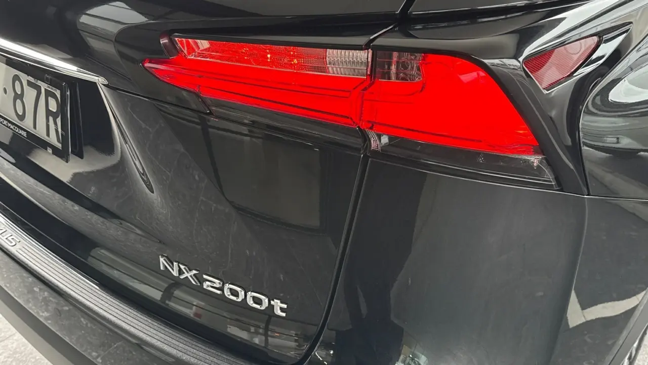 2015 Lexus NX200t Gallery Image 6